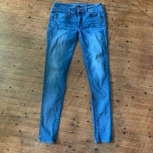 American Eagle super stretch 6 long normcore medium wash jeans